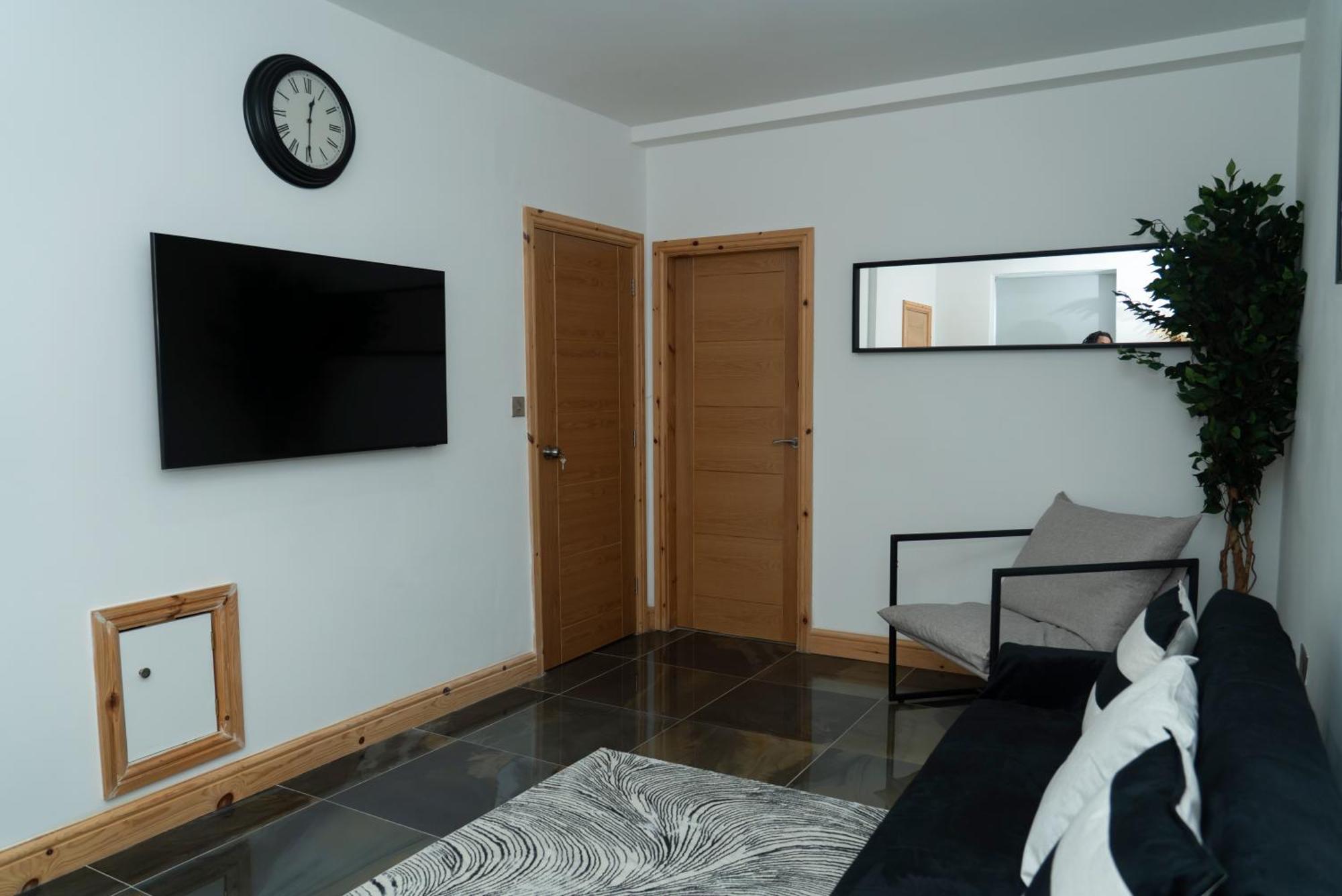 Double Bedroom Near Etihad And Coop Live With Free Parking, Shared Kitchen & Bathroom - Including Free 1-Hour Early Check-In Or Late Check-Out For Bookings Until July Manchester Exterior foto
