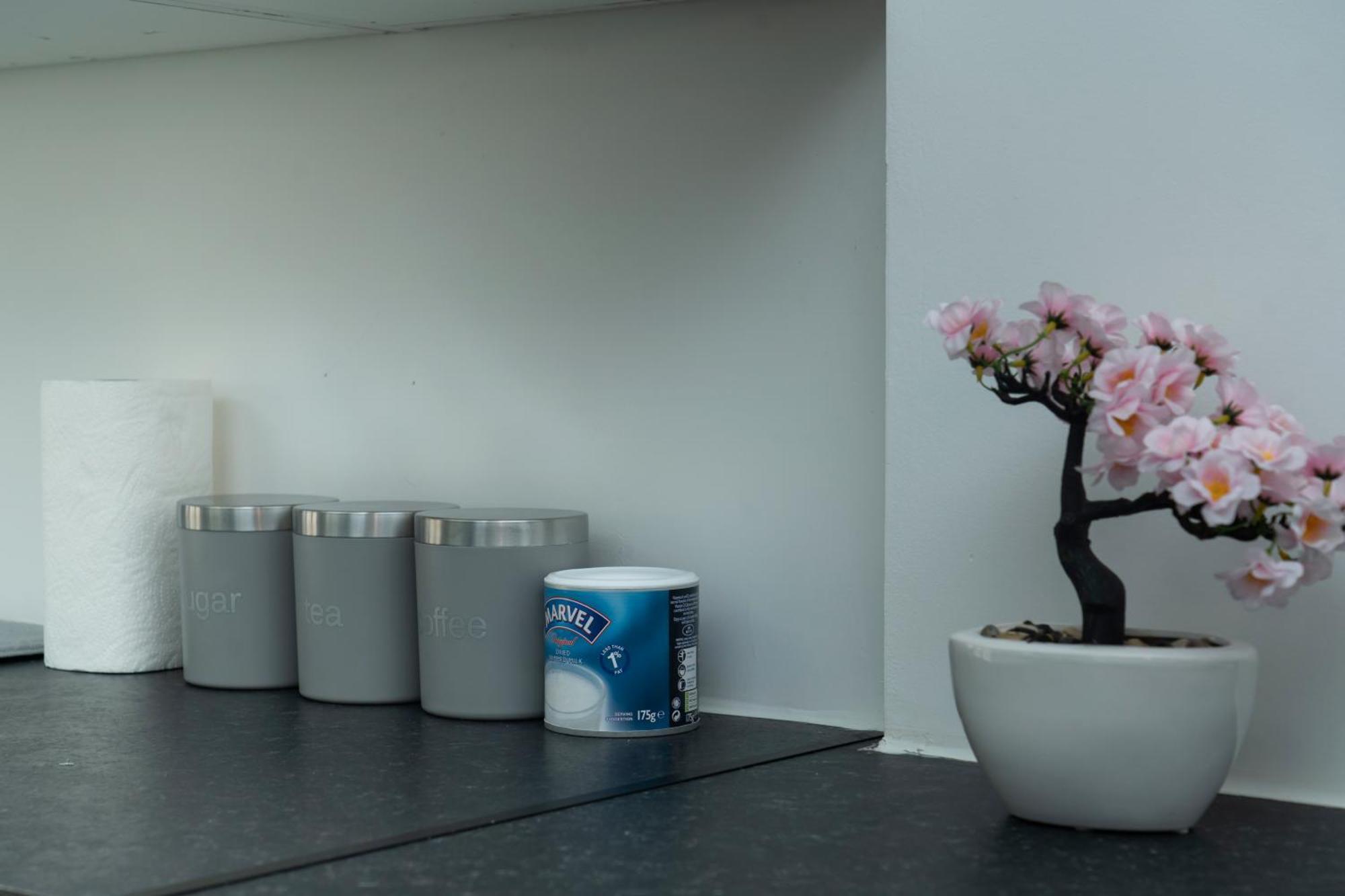 Double Bedroom Near Etihad And Coop Live With Free Parking, Shared Kitchen & Bathroom - Including Free 1-Hour Early Check-In Or Late Check-Out For Bookings Until July Manchester Exterior foto
